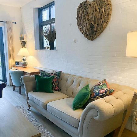 The Coach House - Bournemouth Villa Bagian luar foto