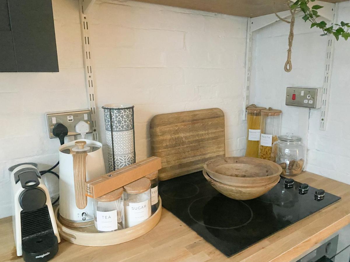 The Coach House - Bournemouth Villa Bagian luar foto