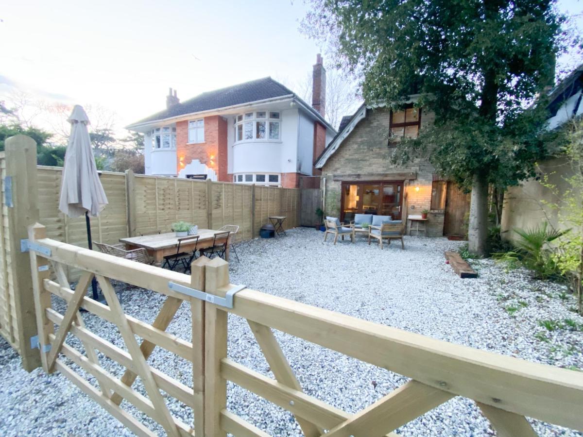 The Coach House - Bournemouth Villa Bagian luar foto