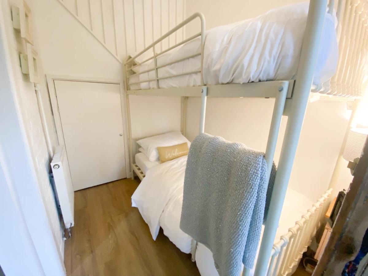 The Coach House - Bournemouth Villa Bagian luar foto
