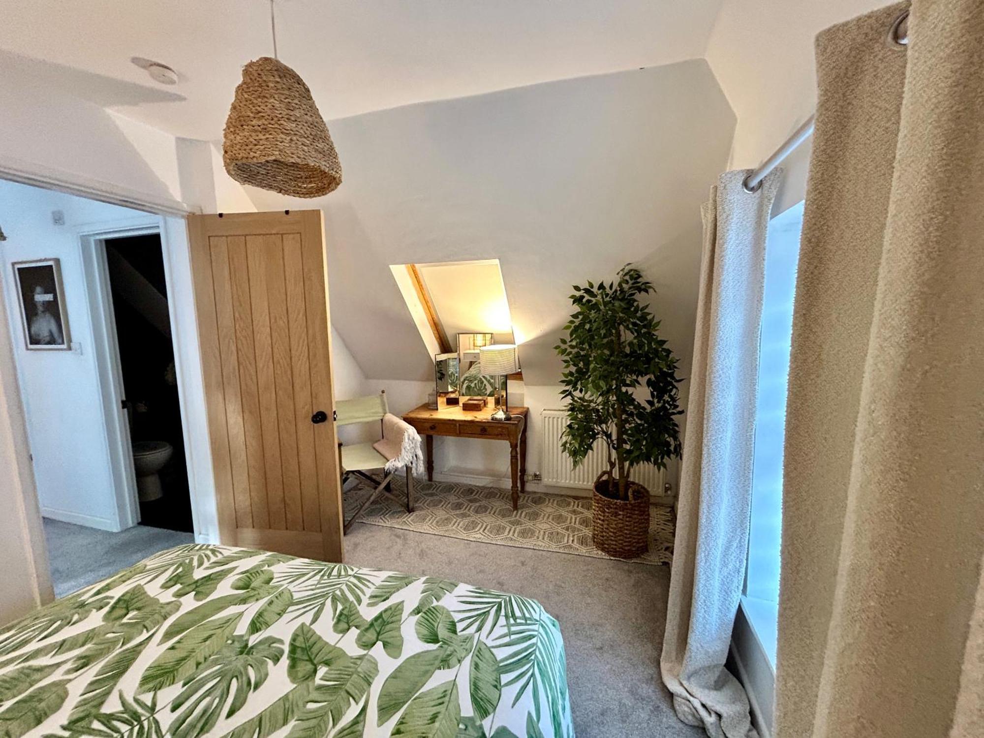 The Coach House - Bournemouth Villa Bagian luar foto