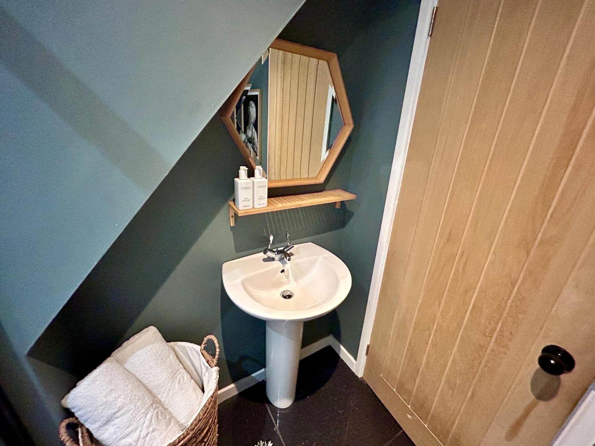 The Coach House - Bournemouth Villa Bagian luar foto