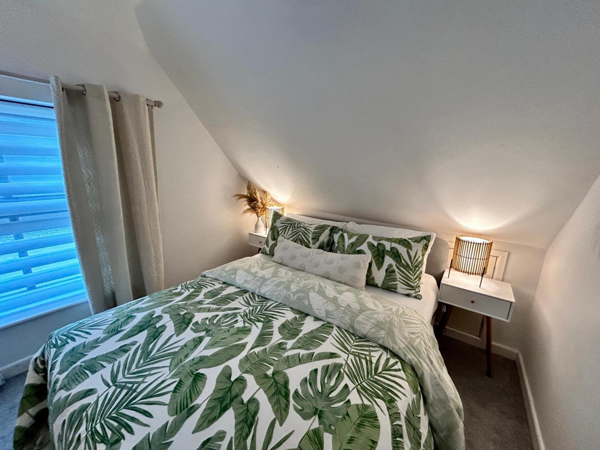 The Coach House - Bournemouth Villa Bagian luar foto